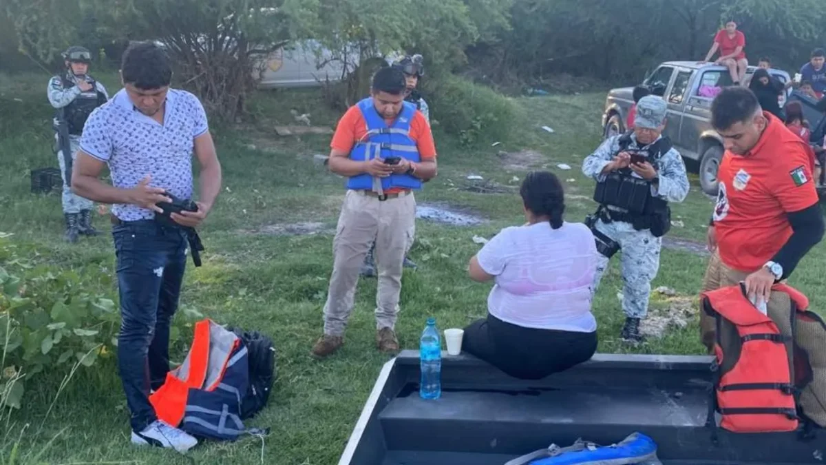 El INM rescató a una mujer embarazada, de origen hondureño, que quedó atrapada en el Río Bravo.