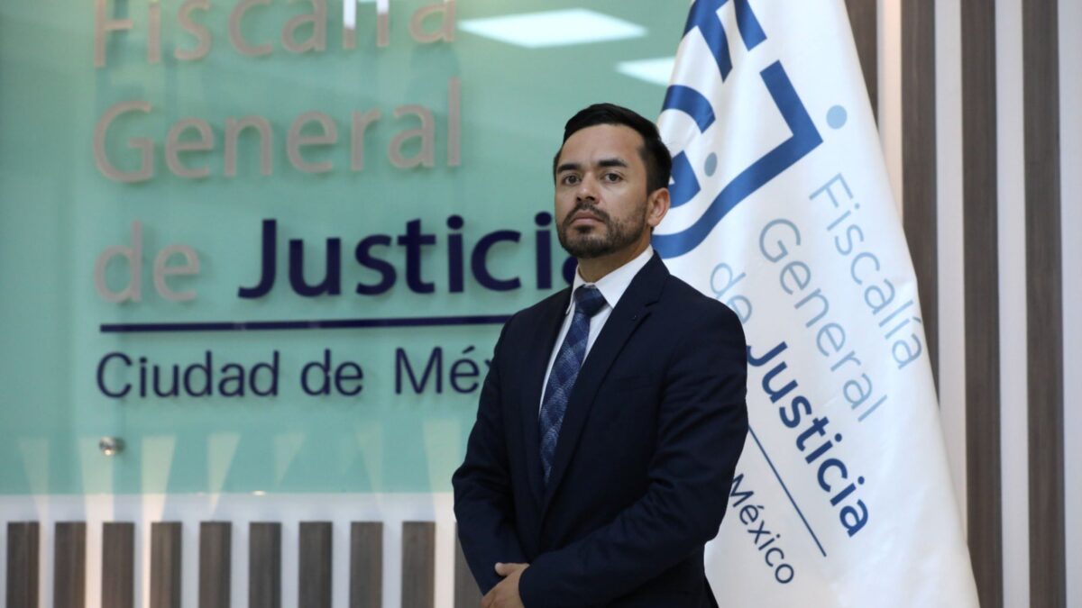 El nuevo coordinador general del IFPES, fue director general de Formación y Servicio Profesional de Carrera en la Fiscalía General de Justicia del Estado de Tamaulipas por 9 años; además de una trayectoria en la FGR.