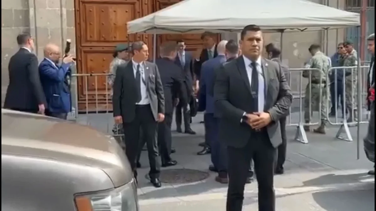 Llega Christopher Landau a reunión con Sheinbaum en Palacio Nacional