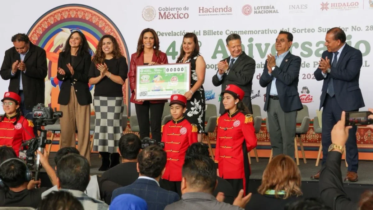 Presentaron el cachito con el que conmemoran a la empresa mexicana.