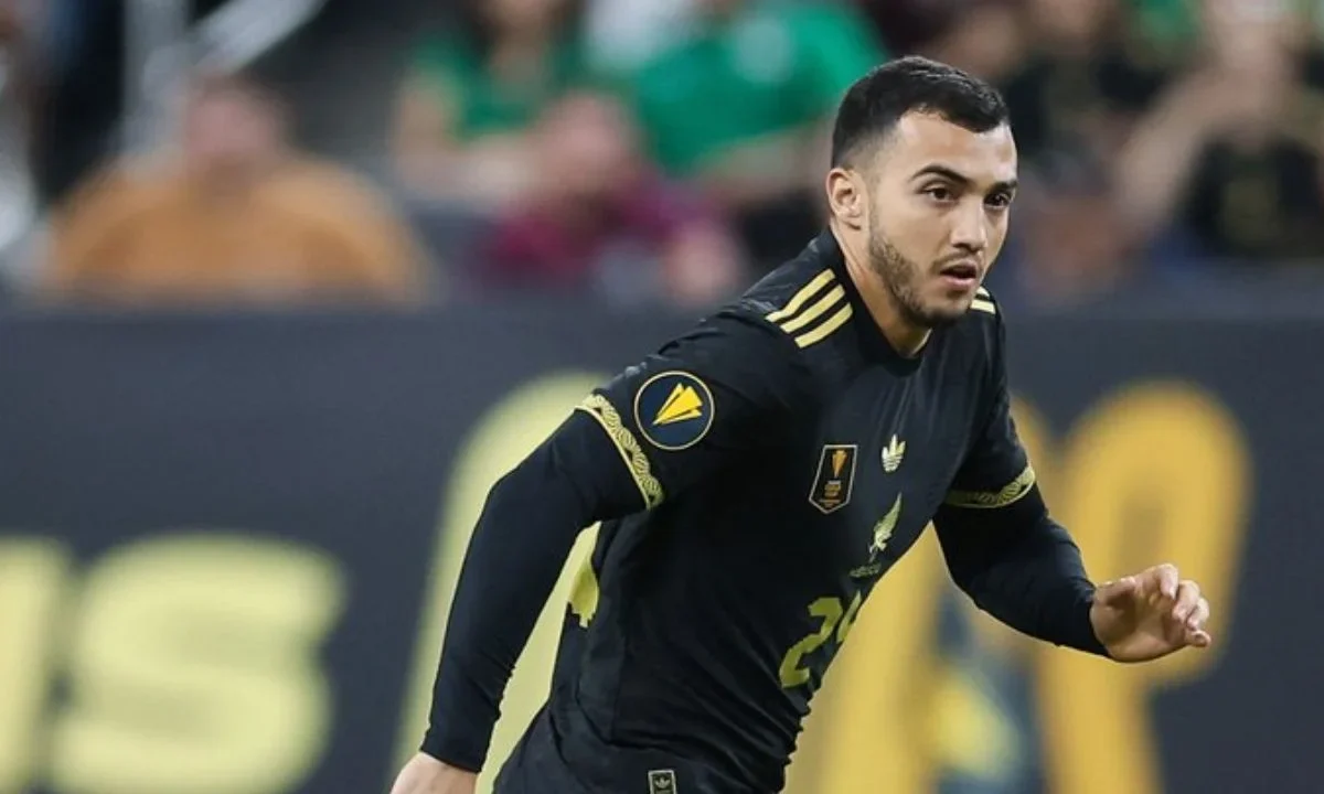 Luis Chávez sufre rotura de ligamento cruzado y es baja para la Copa Oro.