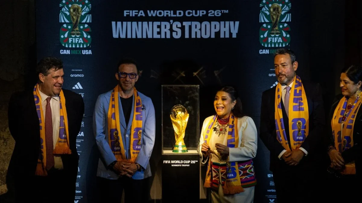 Clara Brugada, encabezó la ceremonia de presentación del Reloj que da cuenta regresiva para el arranque del Mundial 2026