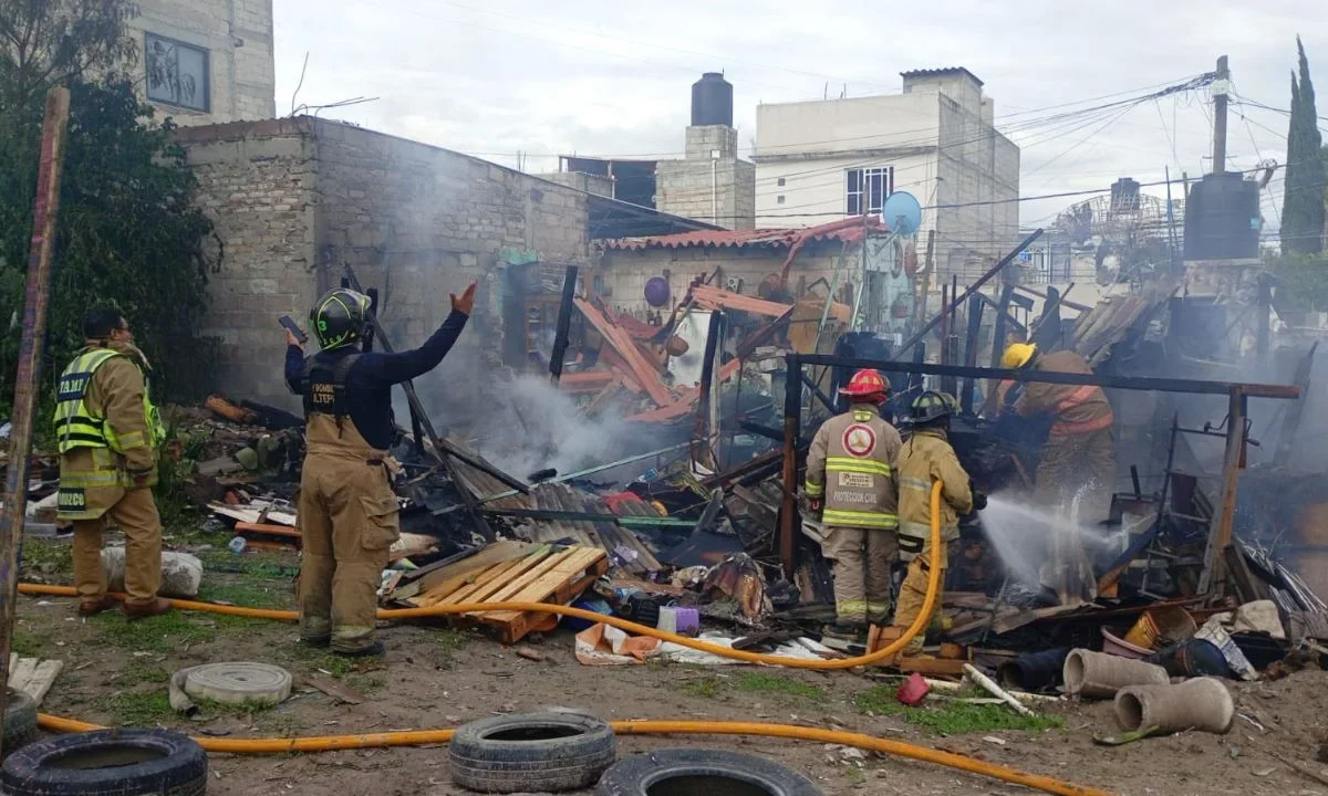 Una persona fallecida y tres lesionadas, es el saldo de una nueva explosión registrada en un taller pirotécnico en Santa Isabel, Tultepec.