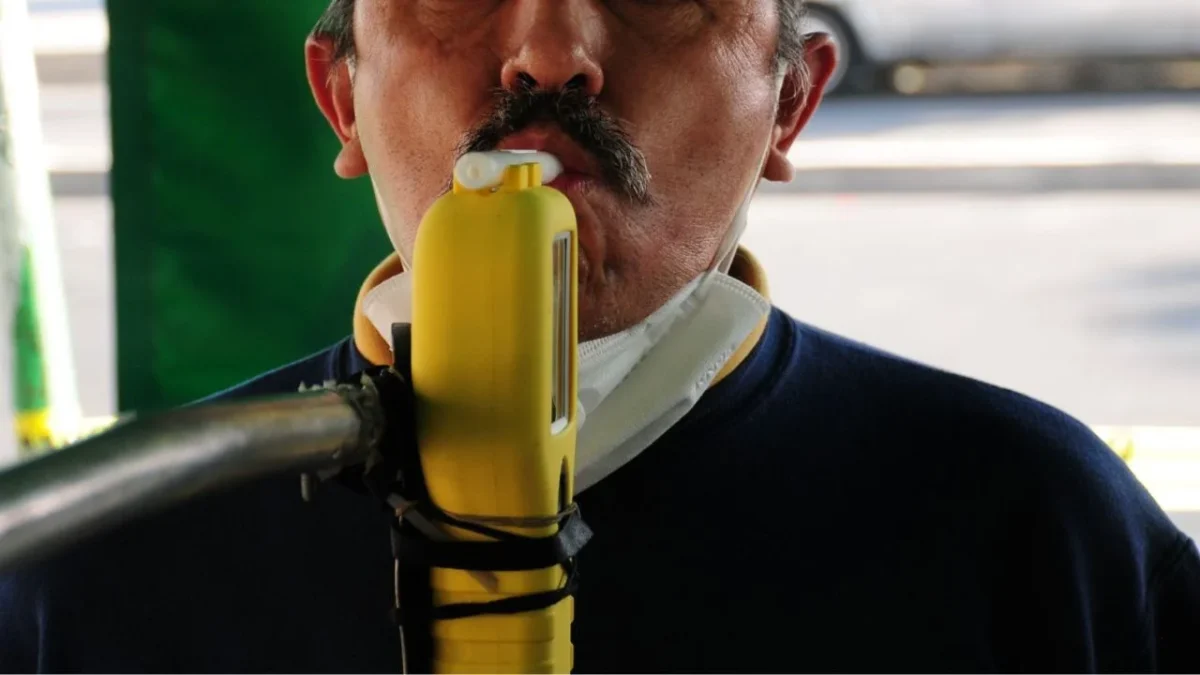 PAN propone aplicar pruebas de alcoholemia en antros y bares de la CDMX.