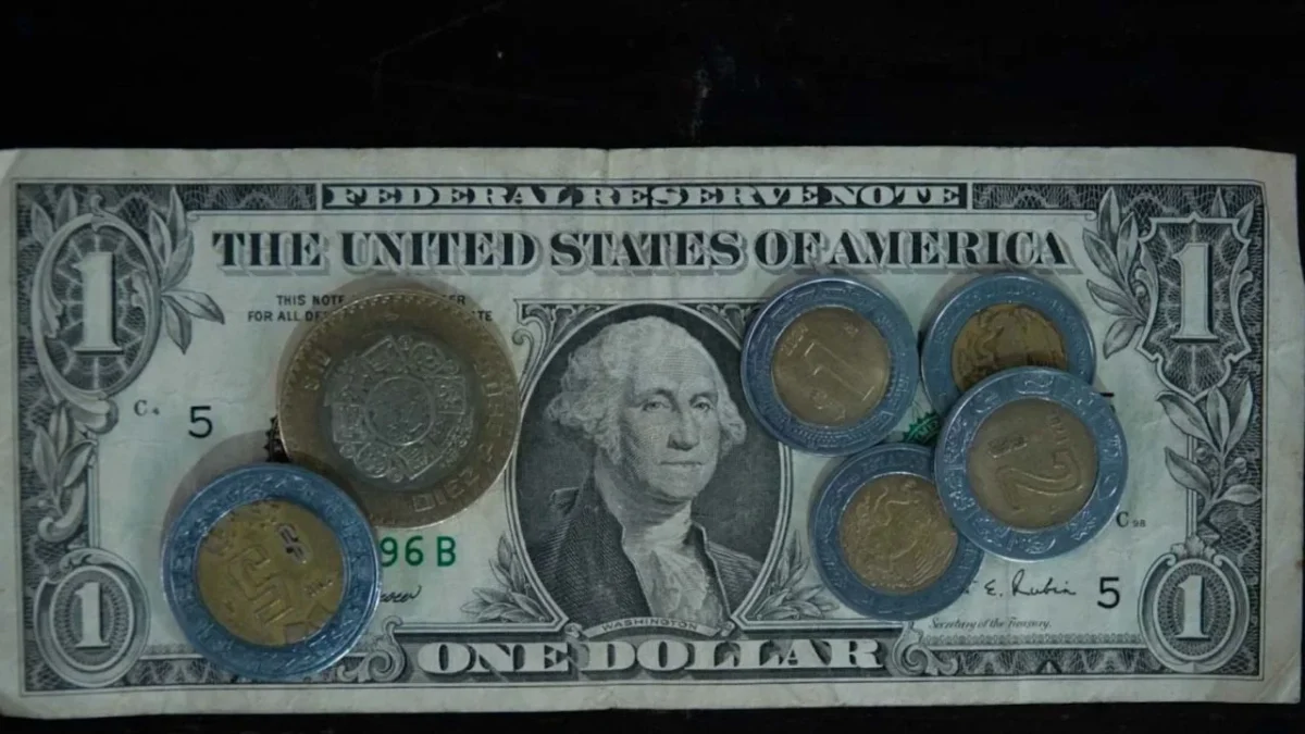 La moneda mexicana cerró la jornada con una apreciación de 0.37% o 7 centavos para rondar los 19.04 pesos por dólar.