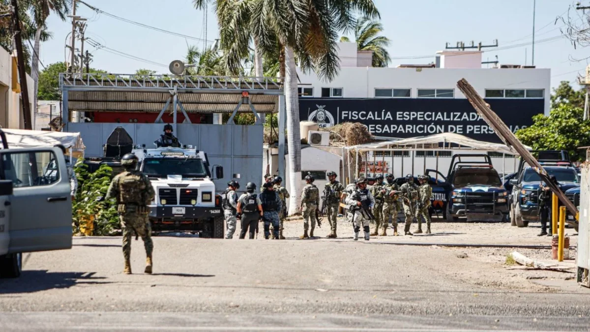 Autoridades de Sinaloa informaron que una pelea entre reos del Centro Penitenciario de Aguaruto dejó un fallecido y tres heridos.