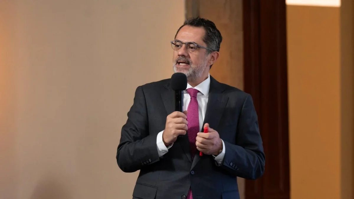 Precio de la gasolina regular sigue a la baja: Profeco