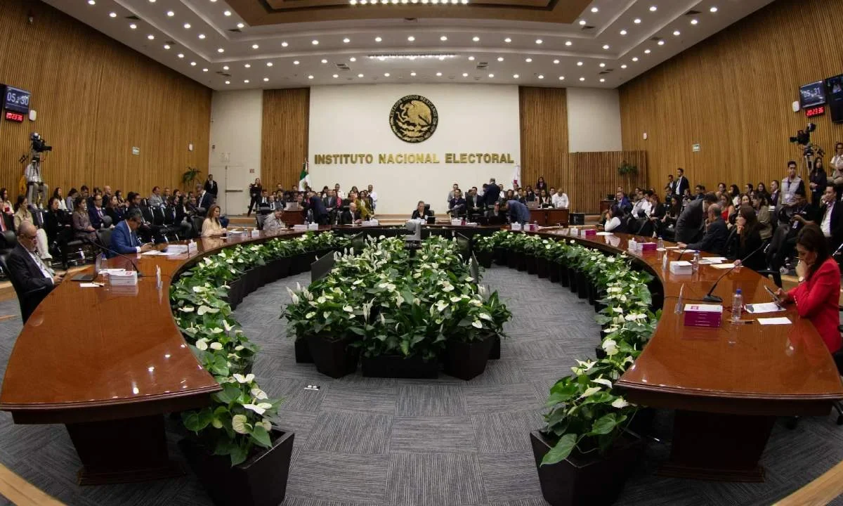 El INE prevé desechar las 26 denuncias contra candidatos judiciales.