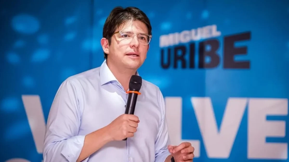 ¿Quién es Miguel Uribe, el precandidato presidencial de Colombia que recibió ataque? Aquí te contamos.