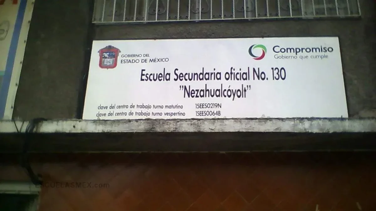 Pelean entre alumnas y madres de familia, afuera de secundaria de Texcoco