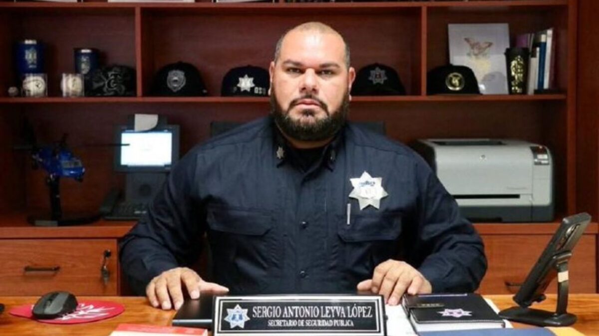 Deja su cargo el secretario de Seguridad y Tránsito de Culiacán en medio de investigaciones por detención de 7 municipales por agresión a estatales.