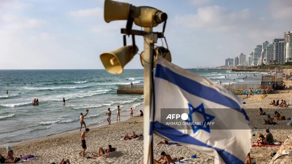 El Ejército de Israel reportó que detectaron al menos dos oleadas de misiles lanzados a su territorio durante las primeras horas del domingo.