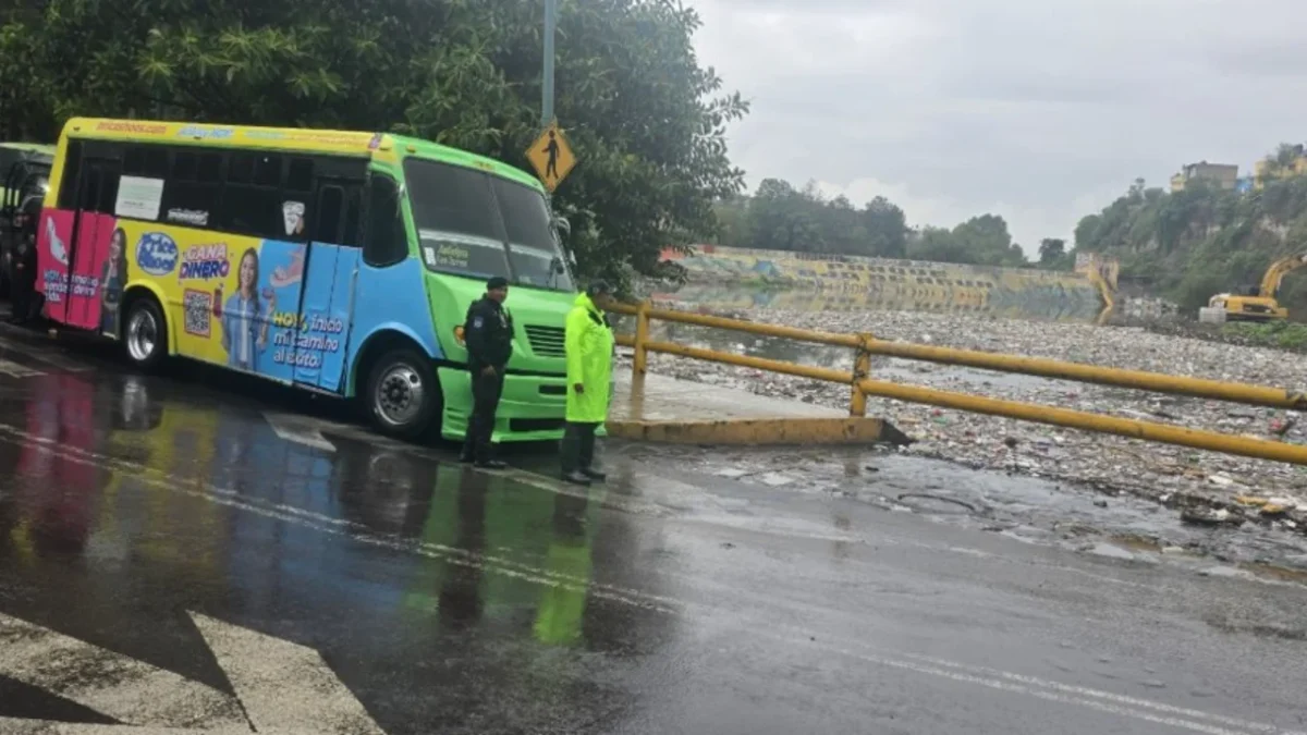 Se desborda por lluvias la presa San Francisco en Álvaro Obregón