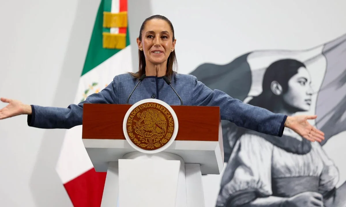 Sheinbaum hizo un llamado a las autoridades estadounidenses para respetar la dignidad humana de los migrantes y el Estado de derecho.
