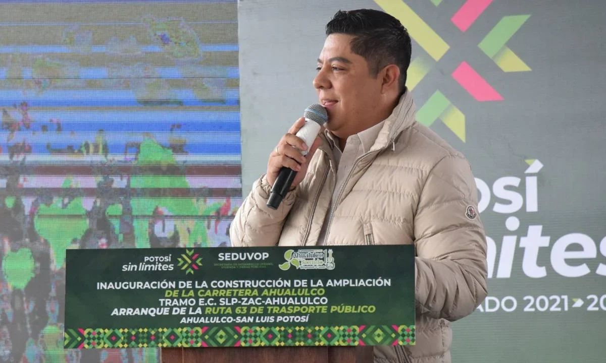El gobernador de San Luis Potosí, Ricardo Gallardo, cumplió a Ahualulco con la supercarretera Zacatecas a Ahualulco.