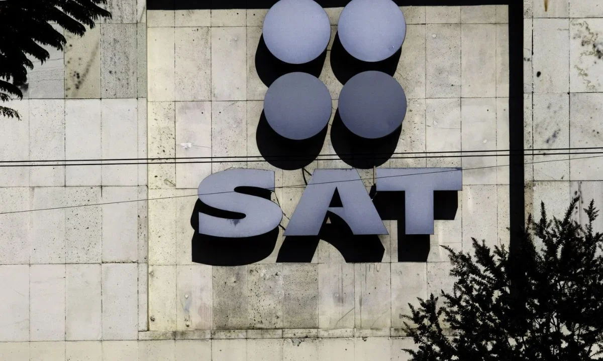 ¿Temes que el Servicio de Administración Tributaria llegue a tu domicilio a multarte? El SAT aclará la información que circula en internet sobre visitas.