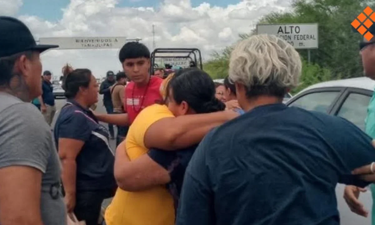 Las víctimas se reunieron con sus seres queridos en la línea divisoria entre Nuevo León y Tamaulipas.