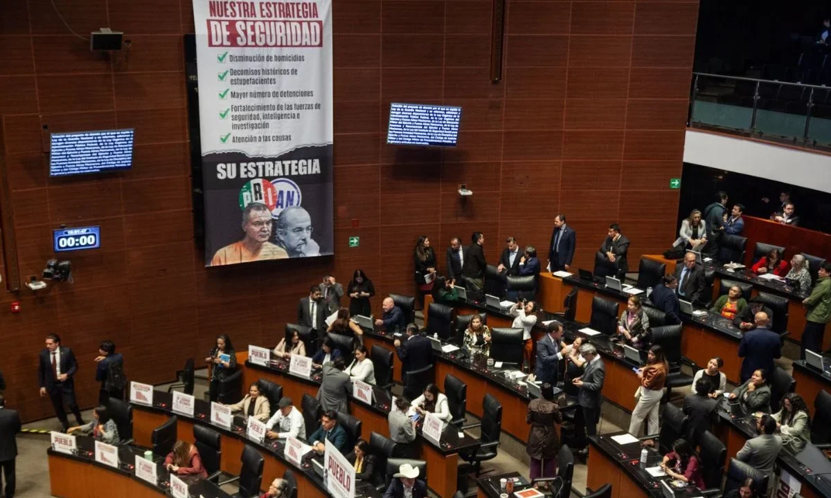 Este lunes, el Senado aprobó la Ley de la Guardia Nacional, que adscribe su control operativo a la Secretaría de la Defensa Nacional (Defensa); para la Oposición esto abona a la “militarización” del país.