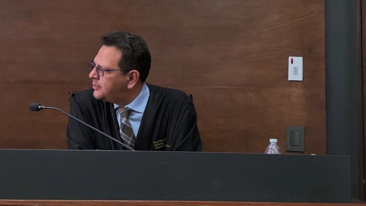 Sergio Díaz Rendón dijo que presentó toda la documentación, "incluso de más".