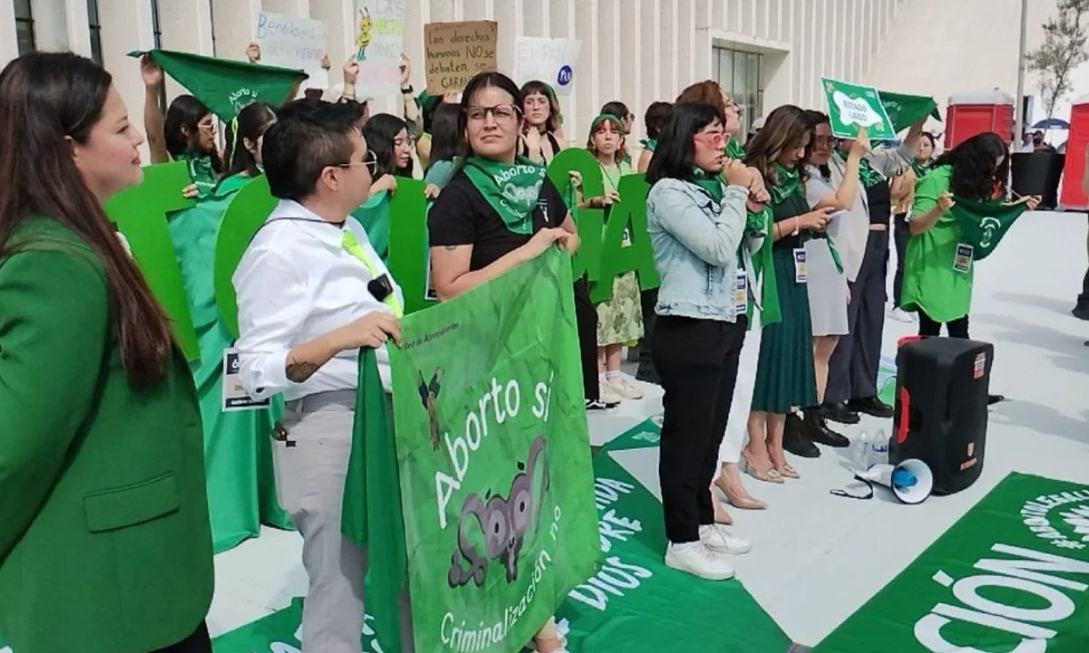 Activistas presentan solicitud formal para una nueva alerta de violencia de género en Guanajuato.