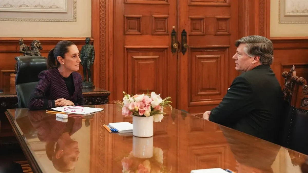 Sostienen Sheinbaum y Christopher Landau reunión en Palacio Nacional