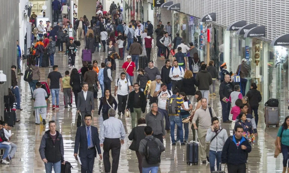 Sectur resaltó que, por otra parte, se observó un aumento de 12.6% en la llegada vía aérea de turistas residentes en Canadá.