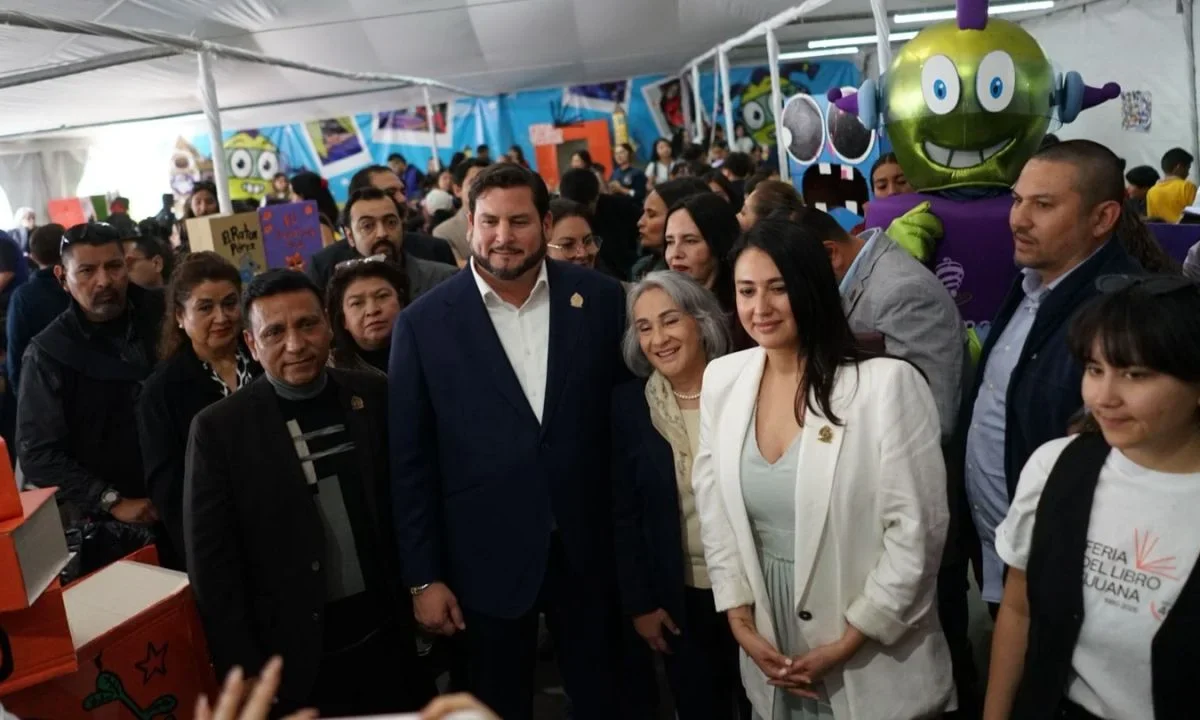 En el acto estuvieron presentes Ismael Burgueño, presidente municipal de Tijuana; Rosario Ruíz Camacho, directora del Museo Interactivo El Trompo, así como Illya Haro, Secretaria de Cultura de Tijuana.