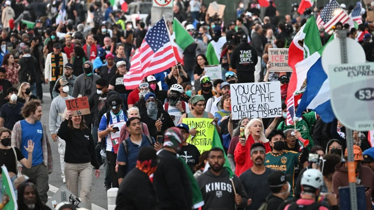 Un usuario de TikTok, identificado como @dracobig30, afirmó, sin pruebas, que durante las protestas contra las redadas migratorias en Los Ángeles recibió 150 dólares diarios por participar.