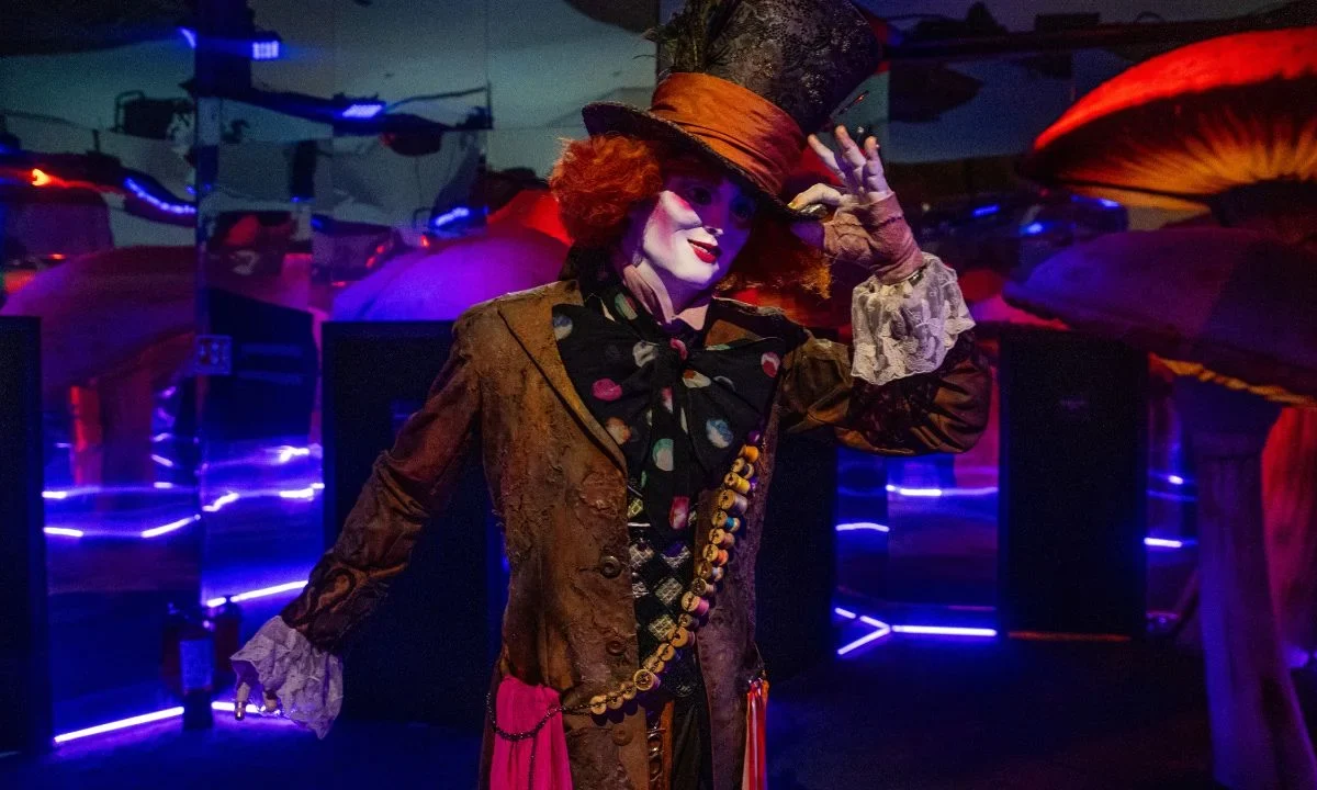 Tim Burton, El Laberinto se inauguró ayer en el Lienzo Charro de Constituyentes y sin fecha para que concluya, los boletos ya están a la venta.