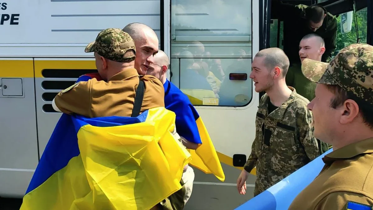 Ucrania y Rusia anunciaron el lunes el inicio de un nuevo canje de prisioneros, uno de los únicos resultados concretos de las recientes negociaciones para poner fin a más de tres años de guerra.