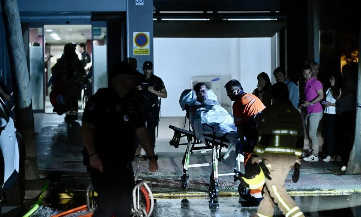 Un muerto y 22 heridos dejó incendio en residencia de ancianos en España