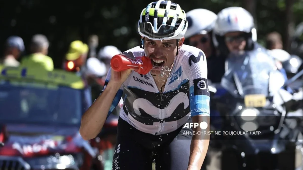 El ciclista español del Movistar Team Enric Mas pedalea en la ascensión al Mont Ventoux durante la 16ª etapa de la 112ª edición del Tour de Francia