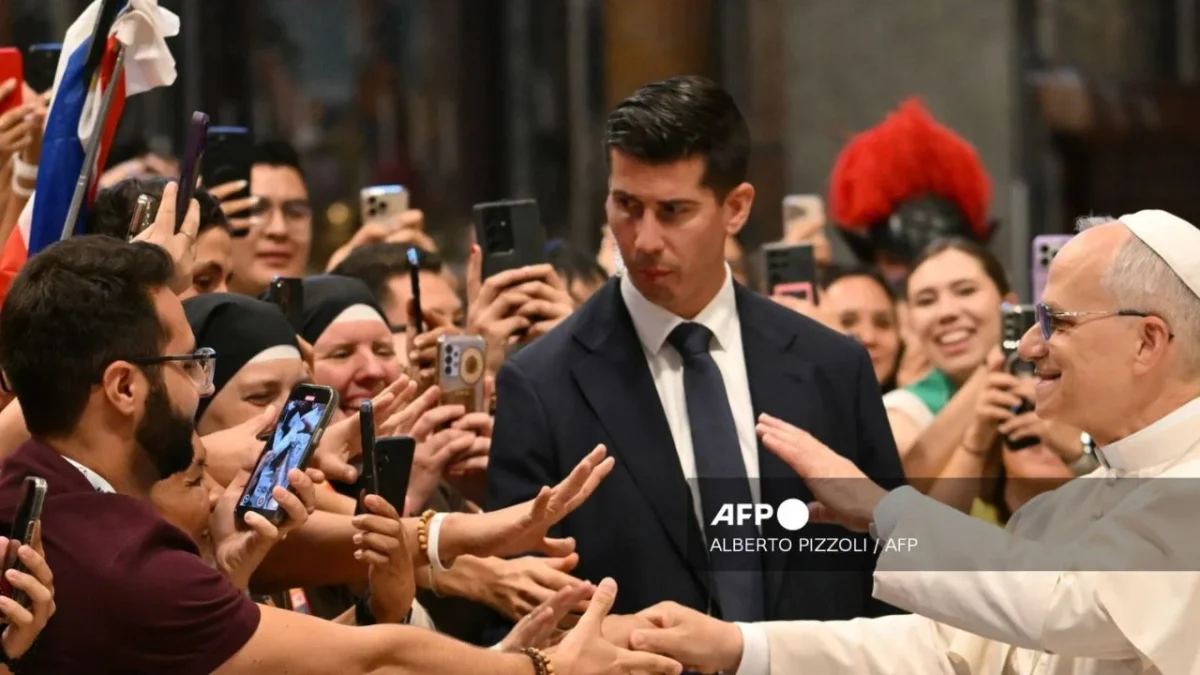 Papa León XIV llama a influencers católicos enfrentar desafíos de la IA
