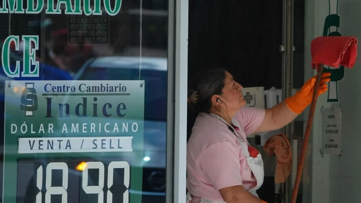 Peso oscila en los 18.66 unidades por dólar