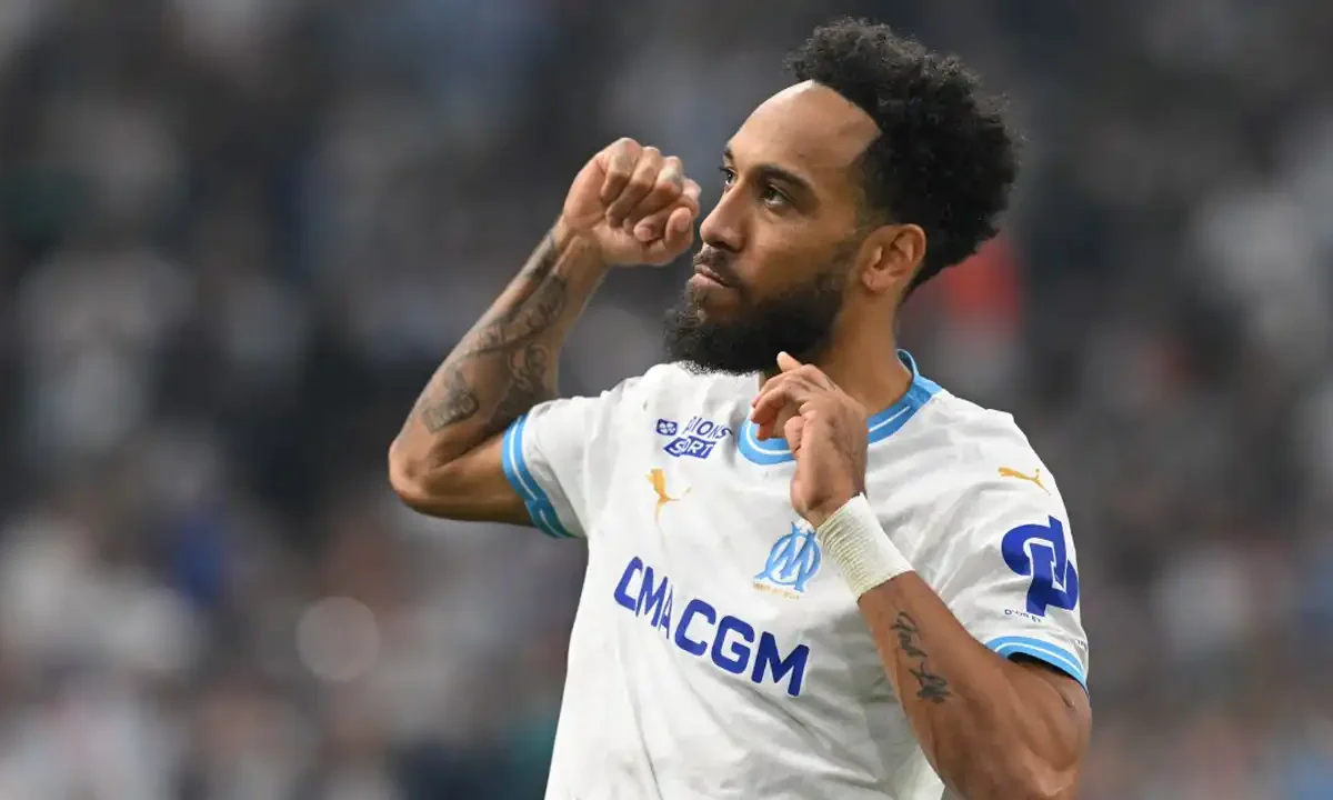 Pierre-Emerick Aubameyang volverá a lucir la camiseta blanca