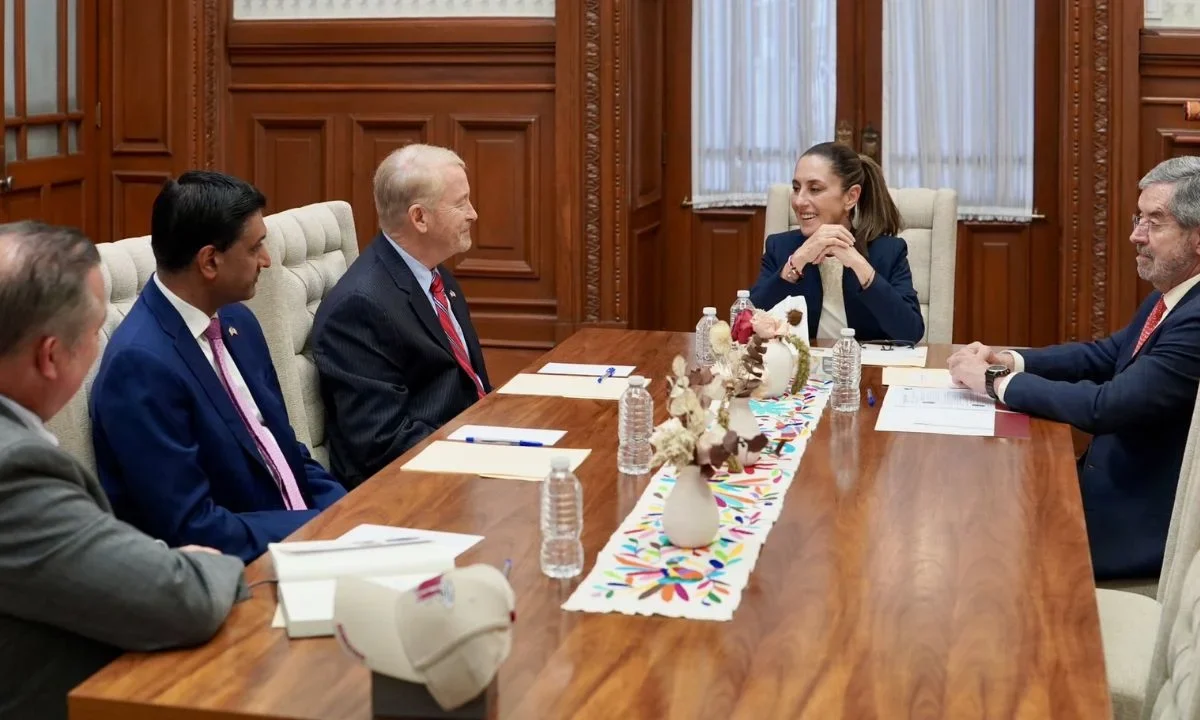 Sheinbaum se reúne con congresistas y embajador de Estados Unidos en México, Ronald Johnson