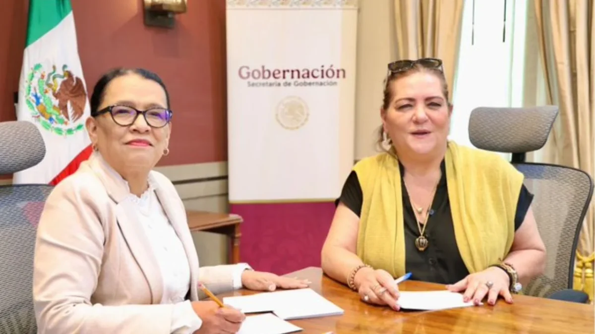 Guadalupe Taddei (INE) y Rosa Icela Rodríguez (Segob) se reúnen para platicar sobre futuros procesos electorales.