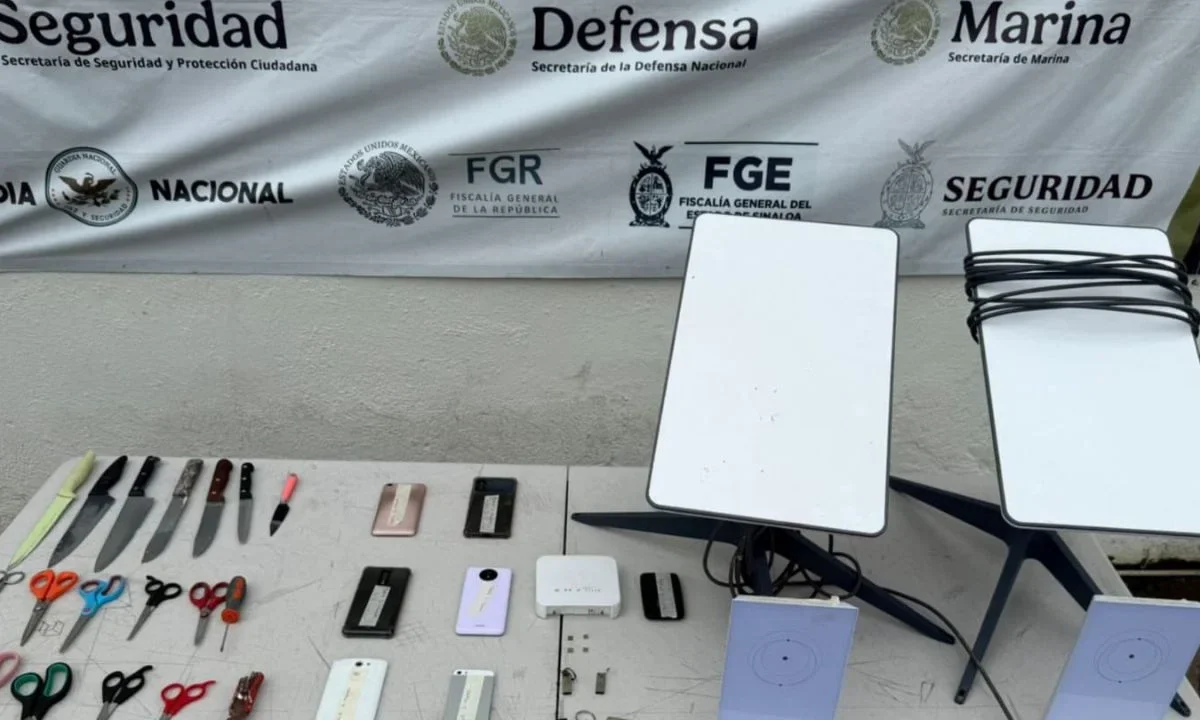 Decomisan "45 teléfonos, 2 antenas Starlink, 6 módems, 2 antenas de banda ancha móvil para internet, 2 radios y 15 memorias USB"