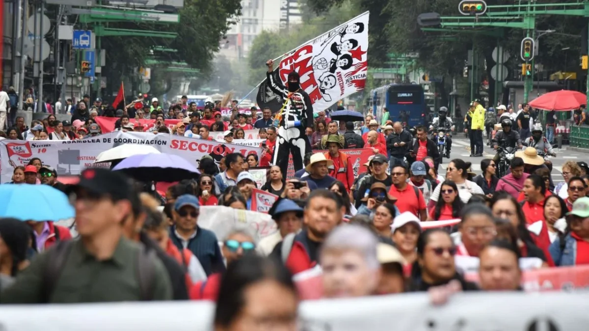 La Autoridad Educativa Federal en la Ciudad de México (AEFCM) reintegrará descuentos salariales a maestros de la CNTE que hicieron paro.