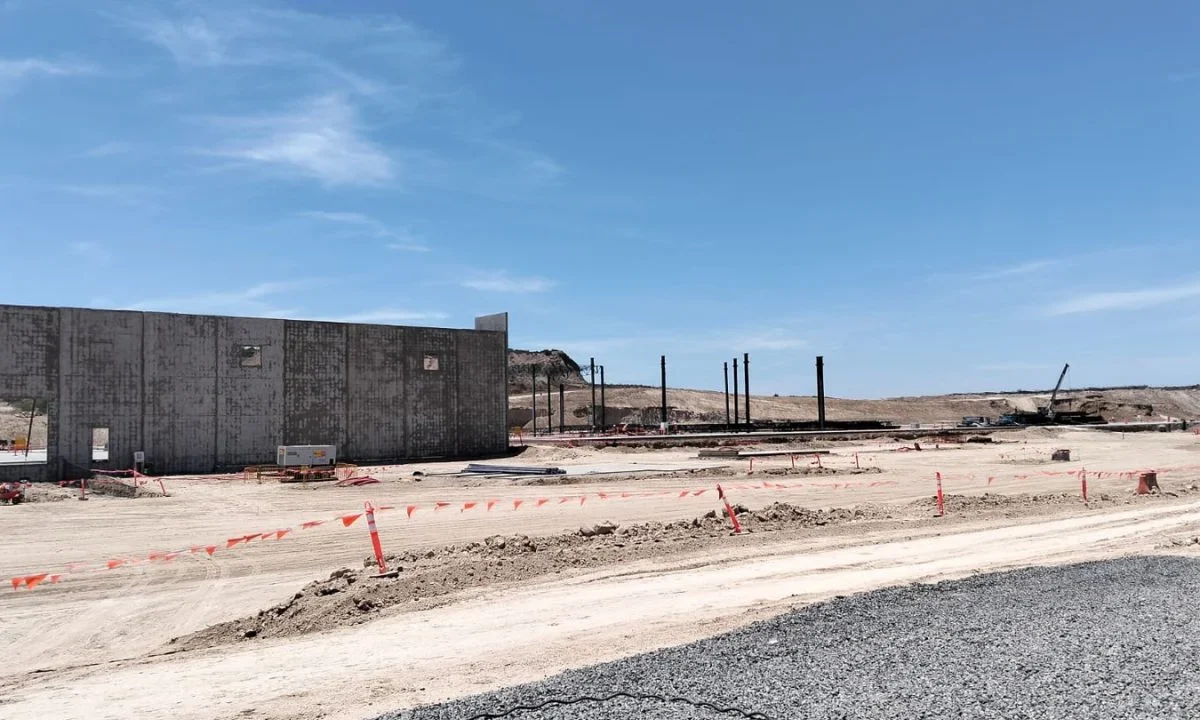 Finalmente con respecto al Infonavit refirió que ya se encuentran revisando terrenos donde  se van a construir las casas, “donde la meta sexenal es de 50 mil"