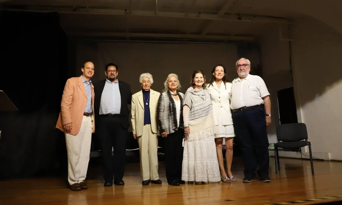 Se inaugura la Feria de las Flores en el Museo de el Carmen