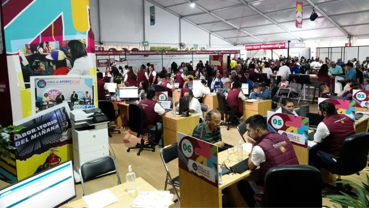 A partir del mes de agosto se realizará la Feria de las Afores en el Zócalo de la Ciudad de México, informó la Consar.