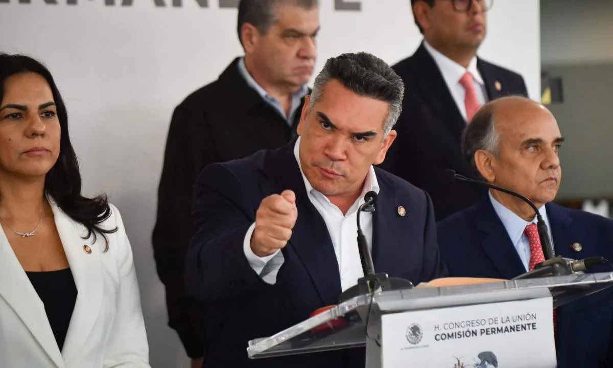 Alejandro “Alito” Moreno acusa al Gobierno federal de instaurar una “narco dictadura terrorista” y llama a la unidad nacional.