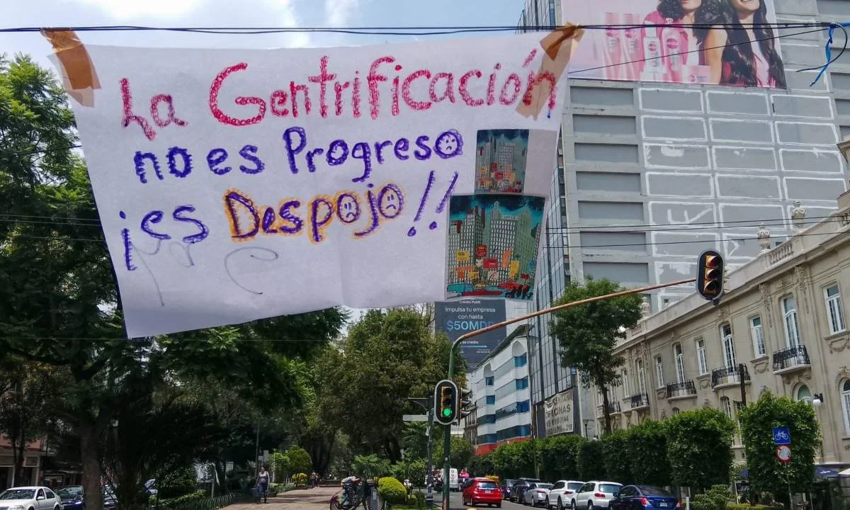 Vecinos del polígono Roma-Condesa exigen al Congreso frenar la gentrificación y priorizar servicios sobre nuevos desarrollos inmobiliarios.