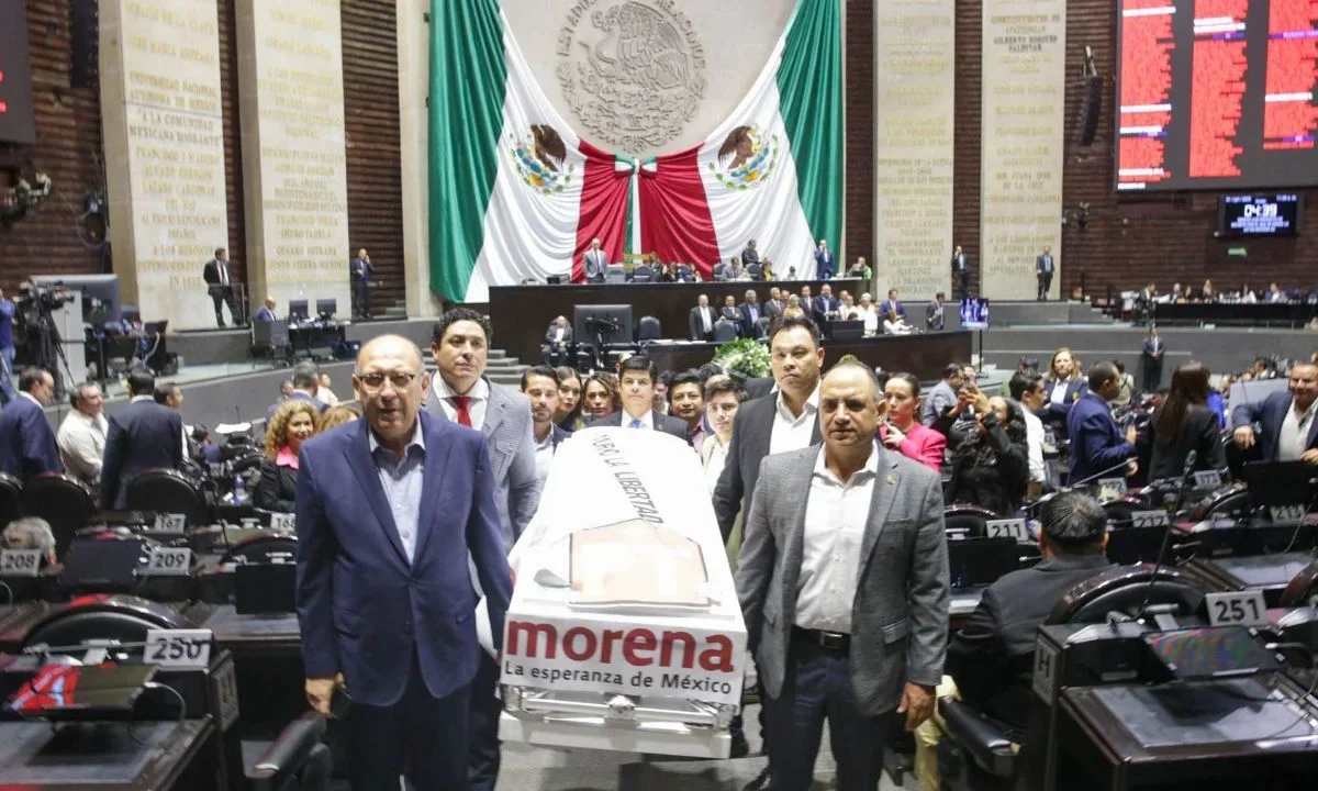 369 votos a favor, 104 en contra y 3 abstenciones fue la aprobación en lo general