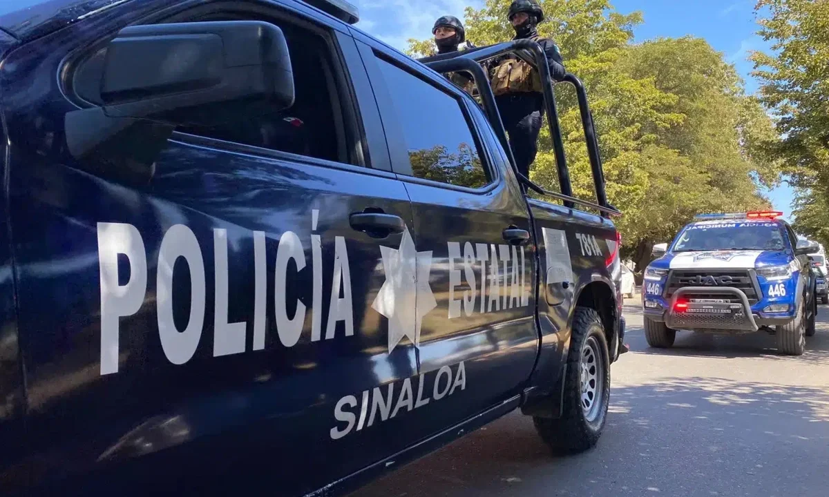Policía estatal fue atacado a balazos mientras descansaba en Culiacán, según informaron autoridades locales.