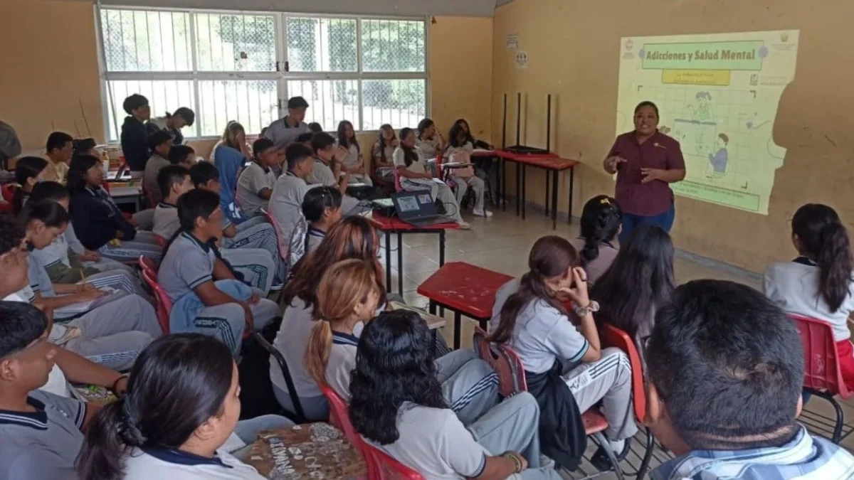 Personal del CECOSAMA visita telesecundarias para orientar a alumnos y maestros en detección de conducta suicida y adicciones en Candelaria.
