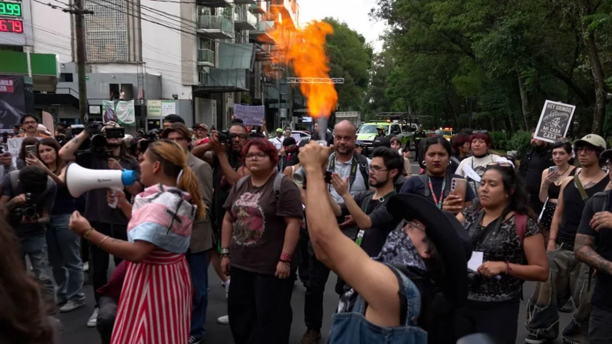 El Gobierno capitalino condenó los actos vandálicos ocurridos durante la protesta contra la gentrificación en la colonia Roma.