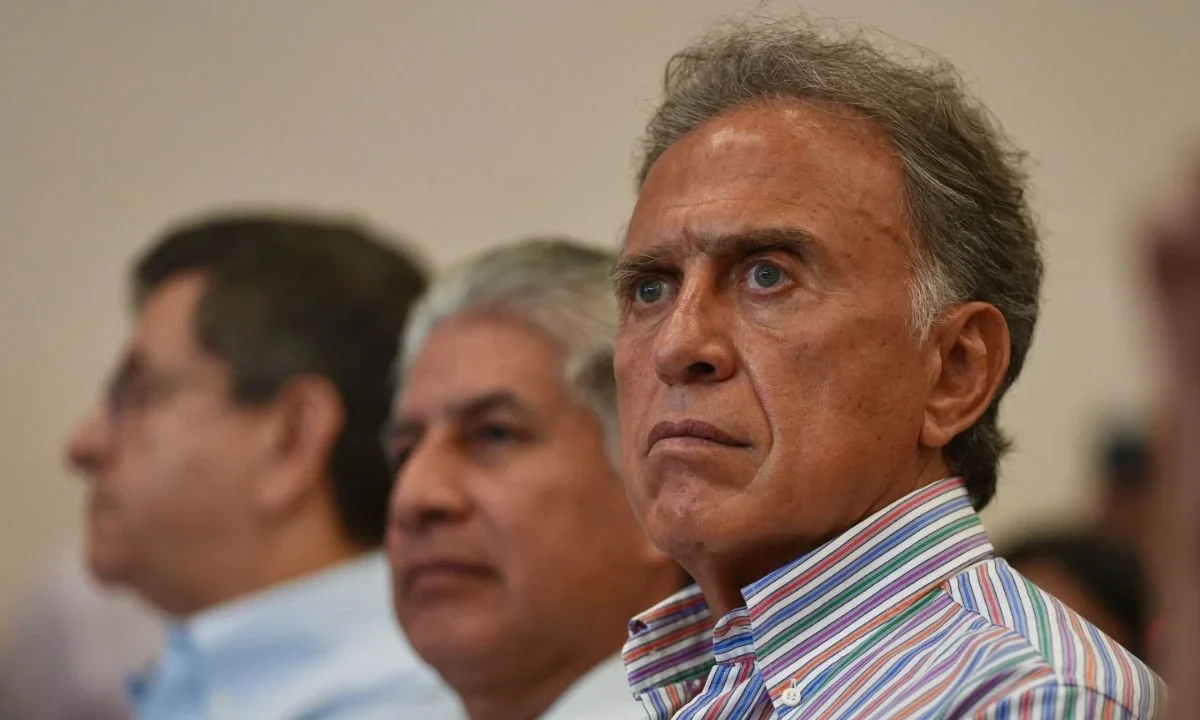 Miguel Ángel Yunes Linares fue captado en un club exclusivo en Italia; reportan que pidió vino de 2 mil euros.