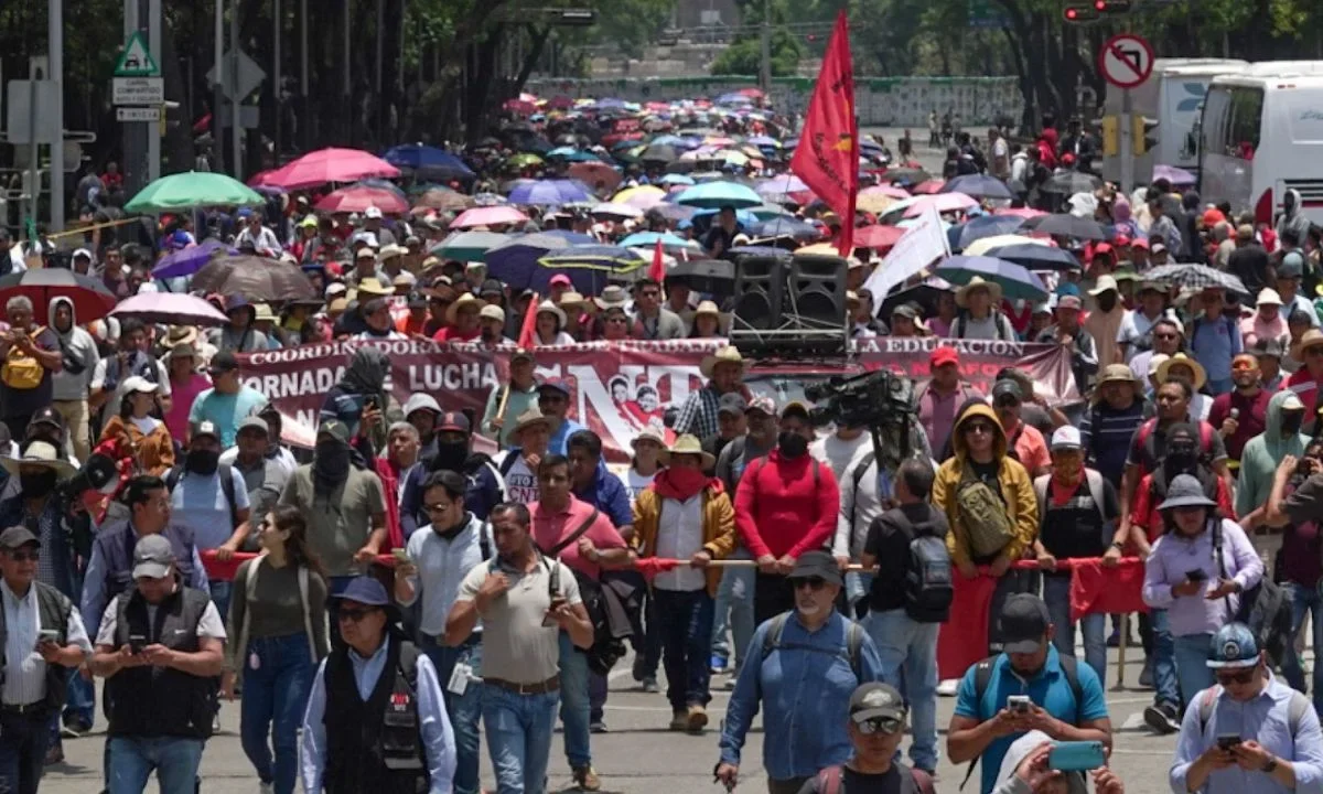 La CNTE realizará megamarcha en la CDMX y amenaza con retomar plantón.